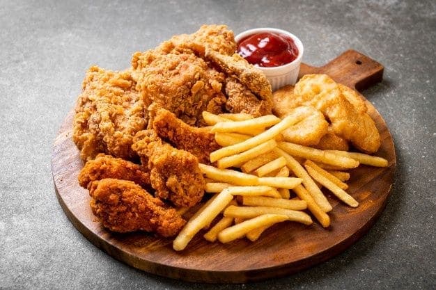 Imagen de Patitas de pollo con puré o fritas